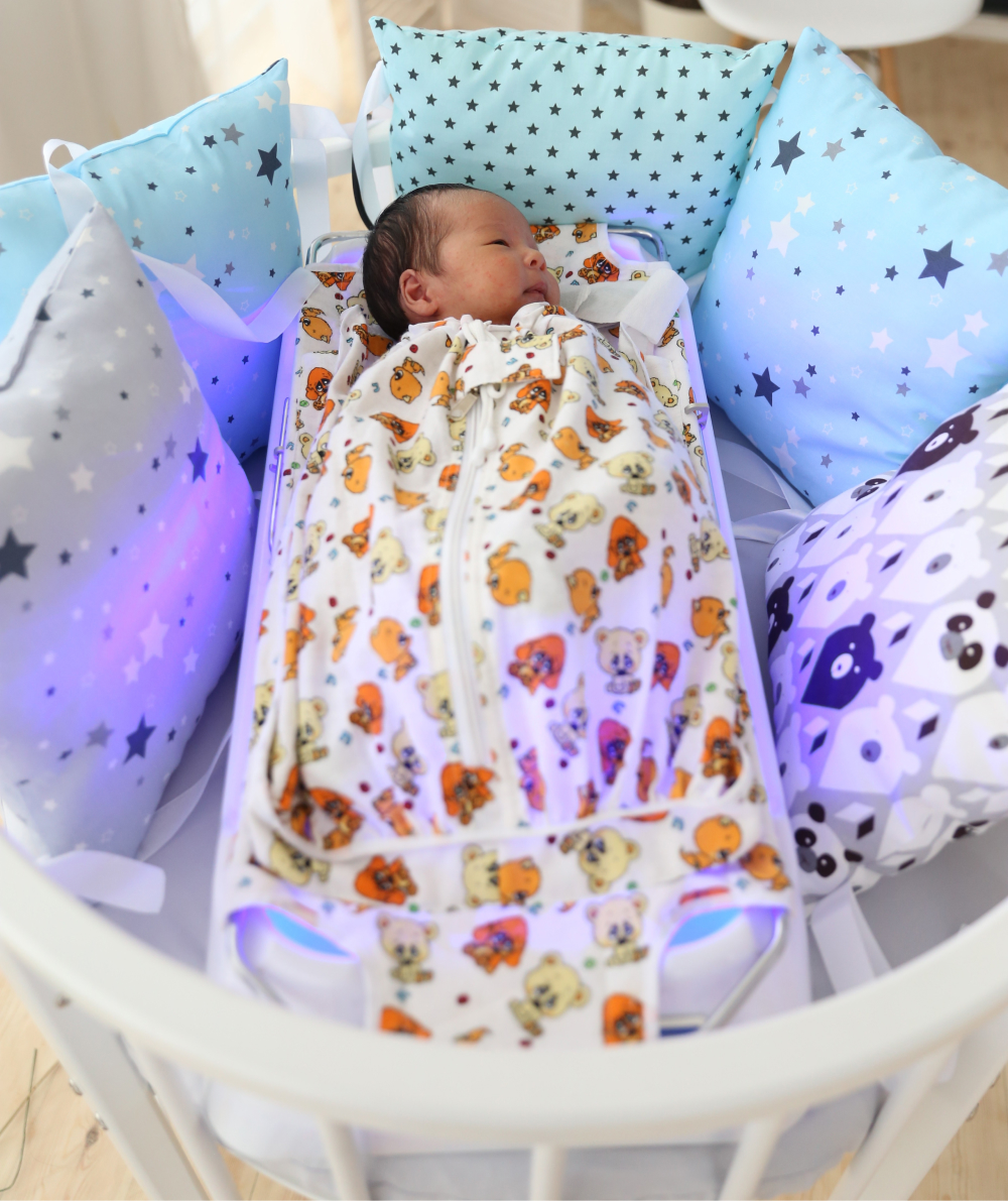 Лампа-стойка для фототерапии желтушки новорожденных